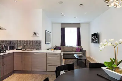 Image de Two-Bedroom Luxe Apartment 4 (Sleeps 7)