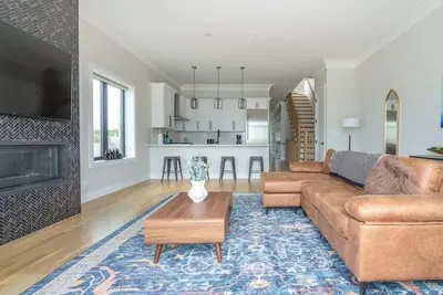 Image de Large 2-Bedroom w/ Huge Roofdeck view of Skyline