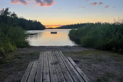 Image de Sommarstigen 1 - Modern & Sjönära Stuga med Privat Bastu