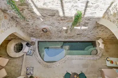Image de Kamares Villa, a 1912 stonebuilt estate with heated pool!