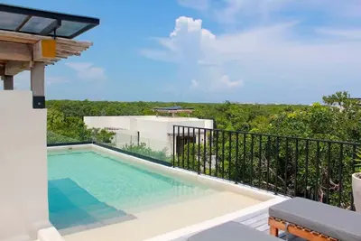 Image de Stunning 2br-2bth Apt: Terrace, Pool & Free Bikes!