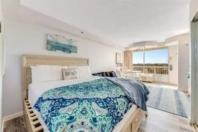 Image de Daytona Beachside Condo w/King Bed, kitchen