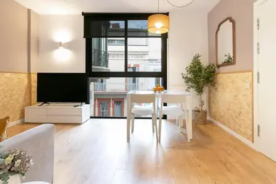Image de 11 Lumineux et confortable Appt. avec balcon à Gracia