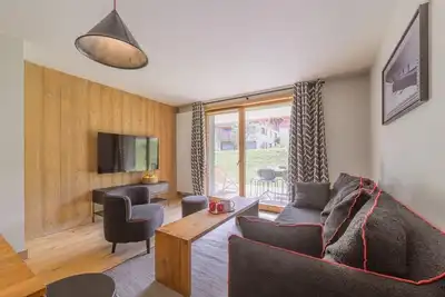 Image de Wifi, piscine, sauna, hammam, terrasse, balcon, parking, télévision, casier à ski, 56-62m², Megève