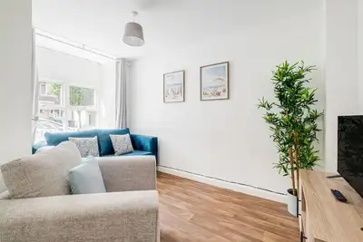 Image de Modern & comfortable 4 bed house