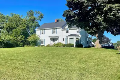 Image de Spacious 5-bedroom Allouez Home - 6 min drive to Lambeau