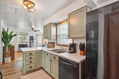 Image de Kosh Cottage - Beach Vibes & Kayak Rides!