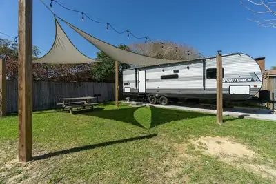 Image de Coleman Camper Oasis-Beaches-shopping-dining