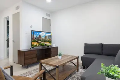 Image de Modern Spotless Austin Unit 5 Min Drive Downtown
