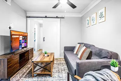 Image de Elegant 1br Haven - 10 Min to Downtown Austin