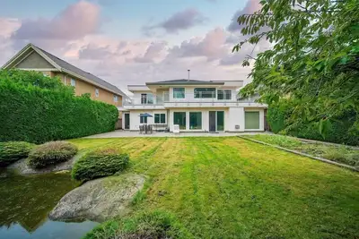 Image de Big Beautiful house in Richmond centre