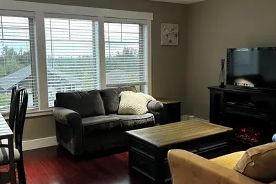 Image de Private, Modern, Guest Suite in Cumberland Bc, w/ Full Kitchen, Close To Mt Wash