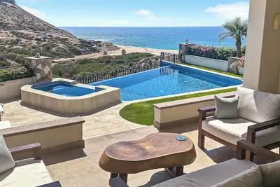 Image de New Ocean View Villa With Private Beach
