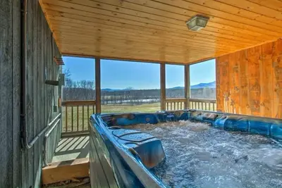 Image de Big River House: Hot Tub, Family Fun & Room to Roam