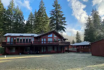 Image de House in the Mountains w/ hot tub, sauna, pool table and more! !