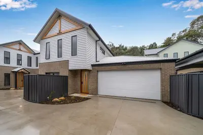 Image de New central three bed townhouse