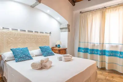 Image de Pv9: One-Bedroom Apartment with Romantic Terrace in the City Center