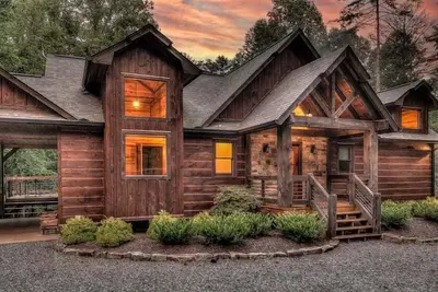 Image de Sentinel Creek - Pet Friendly | Creek Access | Hot Tub