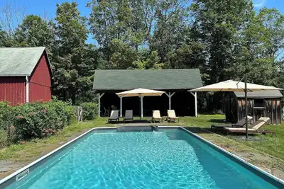 Image de Spacious 5bd/3ba Catskills House w Pool, River/Lake Access, WiFi, A/C & Gameroom