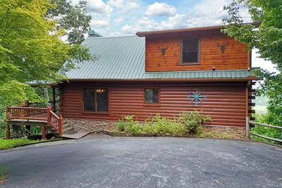 Image de Viva LaVista - Luxury 3br/3ba- Great Mountain Views -Hot Tub- Pool Table- New Listing