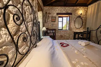Image de Vardiola Houses - Traditional Open Plan Villa with Private Pool