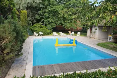 Image de Maison avec piscine privée dans un domaine clos et arboré de 2200 m2