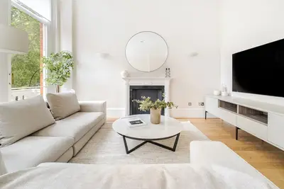 Image de Spectacular single level Cadogan Square flat with Ac. 3 mins to Harrods