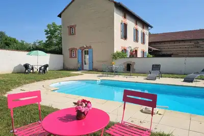 Image de Ancienne ferme restaurée avec piscine privée et cheminée