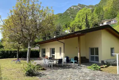 Image de Directly on the lake with garden