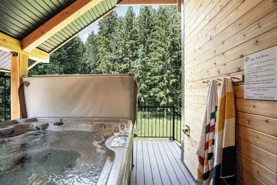 Image de The Cedar Suite - Secluded Mountain Retreat with Forest Views and Hot Tub
