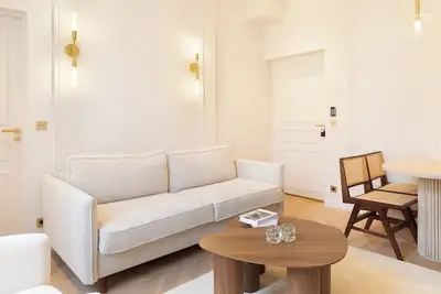 Image de Un Romantique 1-Ch/1SdB avec Services à La Madeleine - Opéra