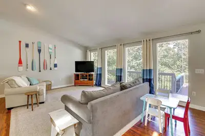 Image de Garfield Vacation Rental w/ Beaver Lake Access!