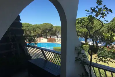 Image de Joli appartement 2 pièces, avec piscine, grande terrasse avec vue sur le port