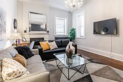 Image de Modern 1br Apartment in James South Area