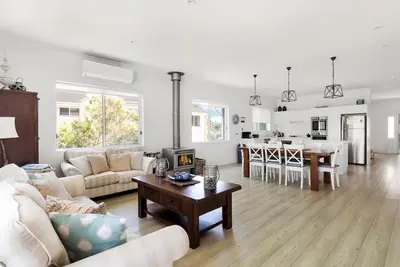 Image de Caroline's Beach House by Experience Jervis Bay
