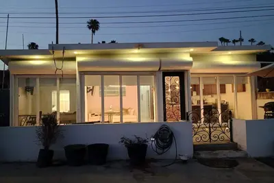 Image de Beachfront Newly Built 3 Bd 2 Ba Surfpoint Sweeping Ocean View Home! Nw Swells!