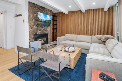 Image de Vail International 211 | Newly Remodeled 2br Condo Steps from Lionshead Village
