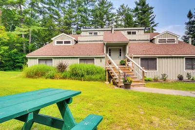 Image de Resort Condo w/ Loft: 1 Mi to Attitash Mountain!