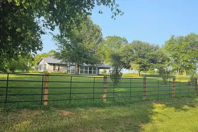 Image de Charming 3-bedroom house with WiFi and Ac in cool Canton