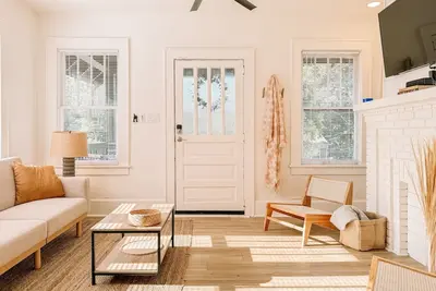 Image de Coastal 2-Bedroom Townhome located Close to Charlotte's Uptown