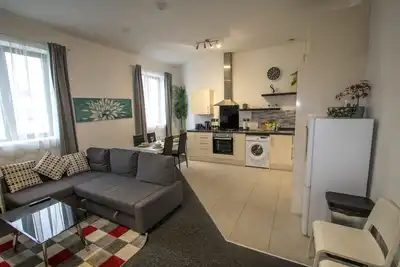 Modern and spacious 2br flat