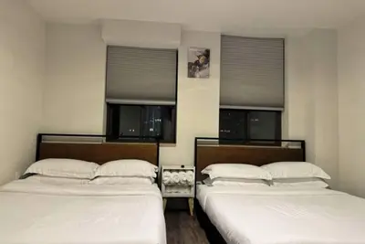 Image de Modern Apt 1113 in Downtown Pittsburgh’s Heart