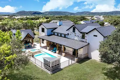 Image de Heated pool~Hot Tub~Golf Cart~Arcade~Two Kitchens~Sleeps 28