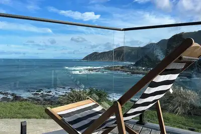 Image de Spacious home with coastal views