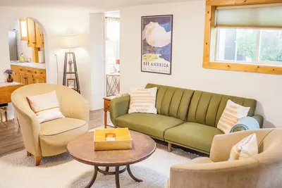 Image de Downtown 3 Bdrm Charming Casita