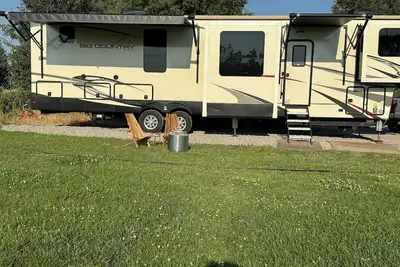 Image de Luxury Rv in Saint Anthony near the Sand Dunes and Yellowstone