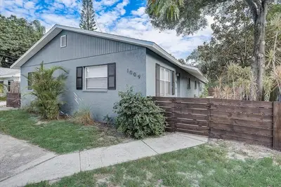 Image de Spacious 4-bedroom house with Ac, WiFi in amazing Largo