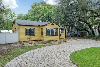 Cottage By Uf - Walk to Stadiums, Campus and Midtown