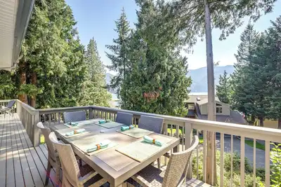 Image de Sudden Valley Home ~ 1 Block to Lake Whatcom!
