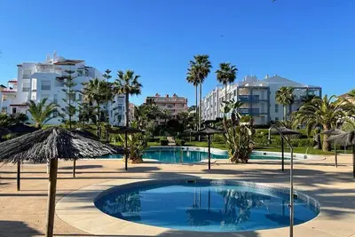 Image de Fabulous apartment on the beachfront, outdoor pool, sea views and much more!
